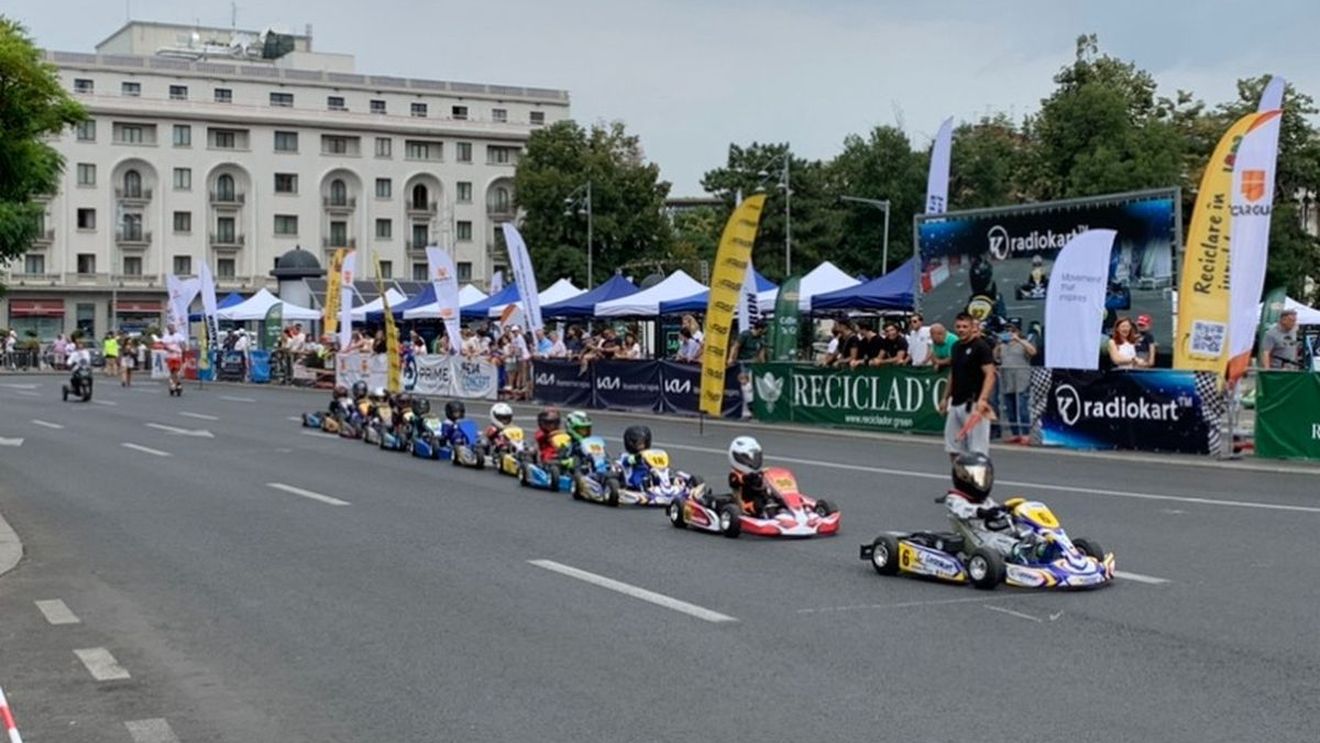 Spune povești pe Youtube și se dă cu kartul electric! Are doar zece ani