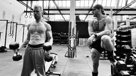 A pierdut 7.000.000 de euro la ruletă. Iubita l-a părăsit şi acum e o bestie: stă numai în sală