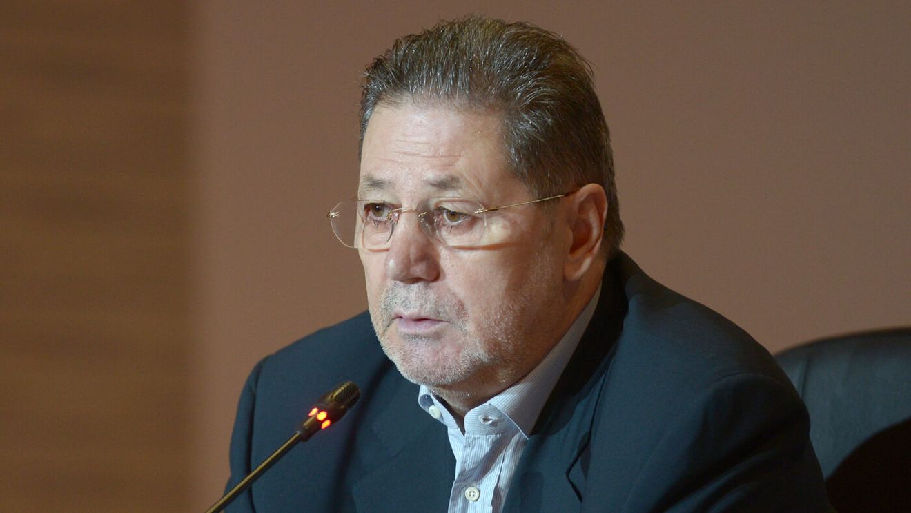 Reacția lui Cornel Dinu când l-a văzut: „Zici că taie porumbul”