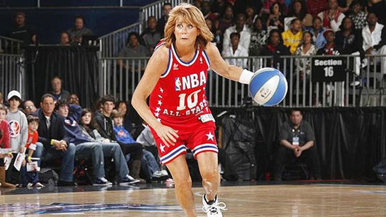 Moment istoric!** Nancy Lieberman, prima femeie care antrenează în baschetul masculin american!