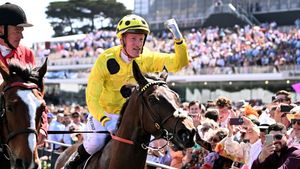 „Măcelul beției”. Cea mai mare cursă de cai din țară s-a transformat într-o orgie cu 85.000 de oameni, care au lăsat în urma lor o mizerie inimaginabilă