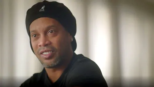 Un român face dezvăluiri despre Ronaldinho: „Când dădea mâna cu mine, îmi punea o hârtie de 500 de euro, d-aia roz, împachetată”