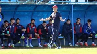 Erik Lincar vrea de la jucătorii săi mai multă încredere față de ultima deplasare. E nemulțumit de implicarea la antrenamente înainte de meciul cu Poli Iași: ”Sper să aibă o reacţie”