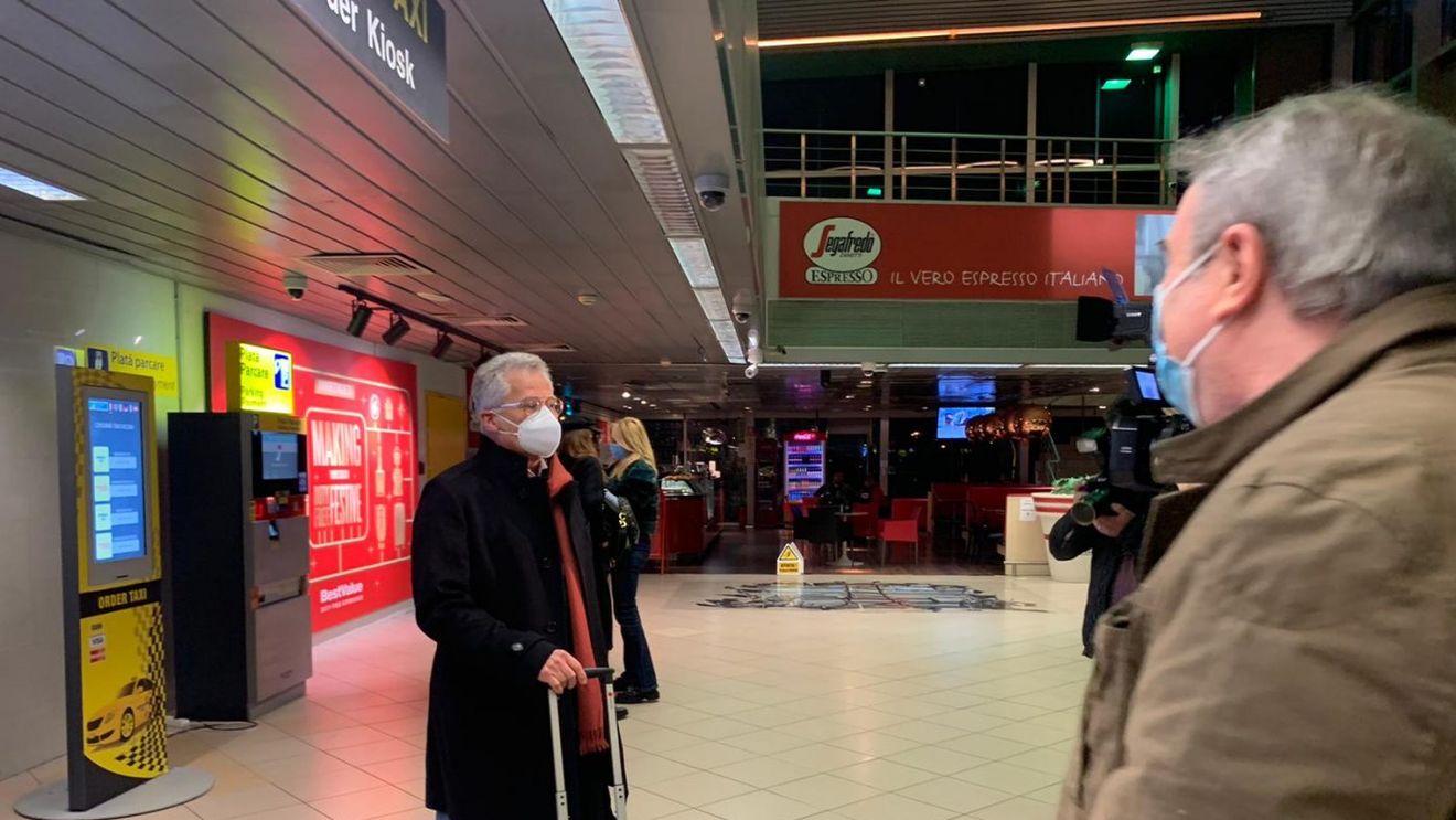 Ladislau Boloni, la un pas să devină selecționerul României! Mihai Stoichiță l-a așteptat la aeroport. UPDATE: Prima reacție a antrenorului | FOTO