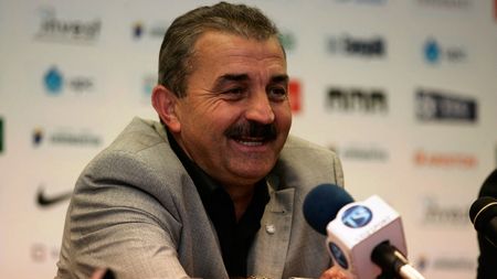 "Porumboiu m-a vrut la Vaslui, dar nu regret că am rămas la Iași"