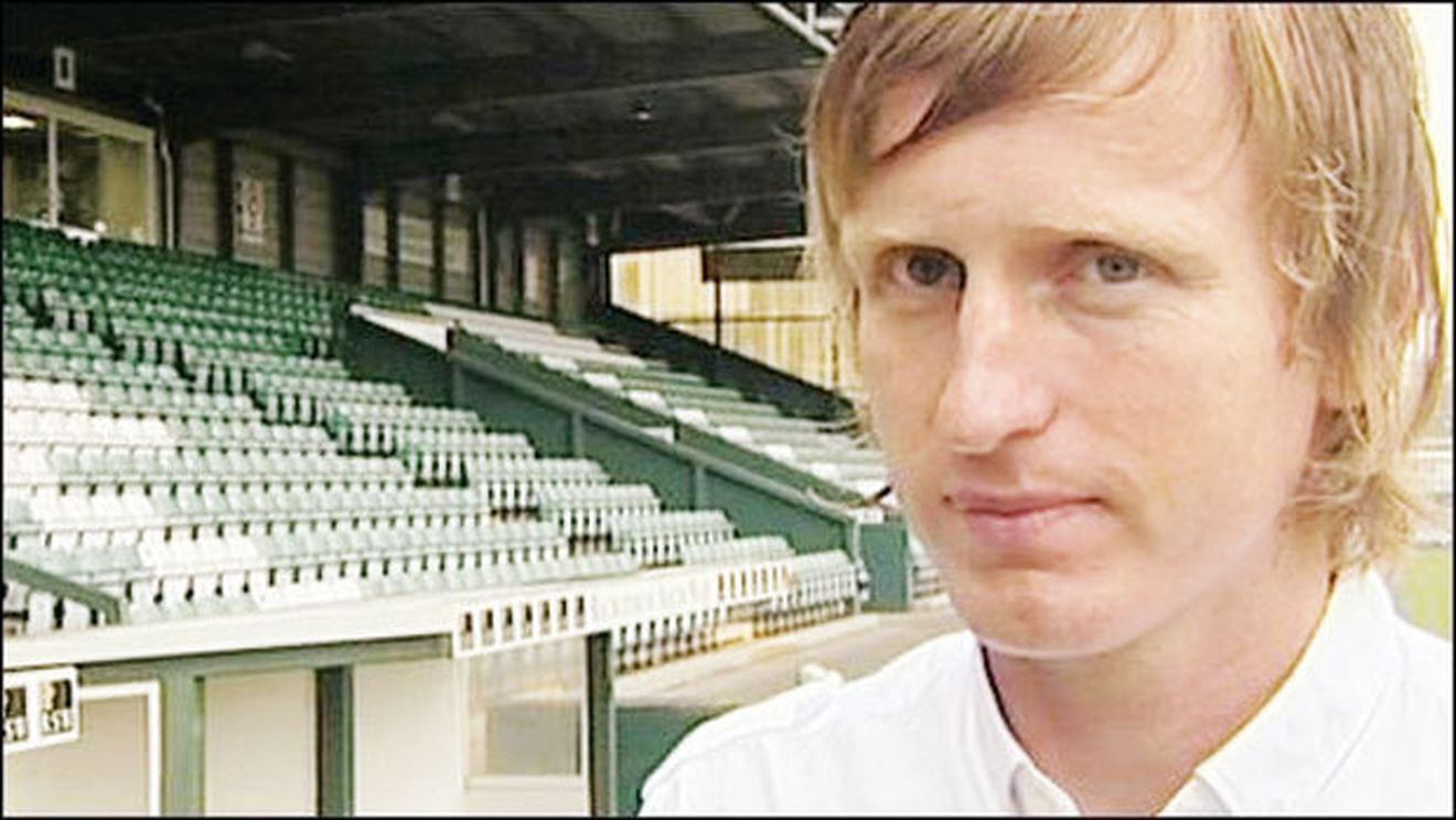 Scouteri pe Twitter!** Antrenorul lui Yeovil și-a rugat prietenii să-i recomande jucători