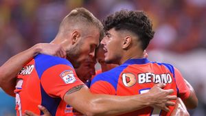 Dan Șucu forțează transferul internaționalului român alungat de Gigi Becali de la FCSB. E război cu CFR și Craiova