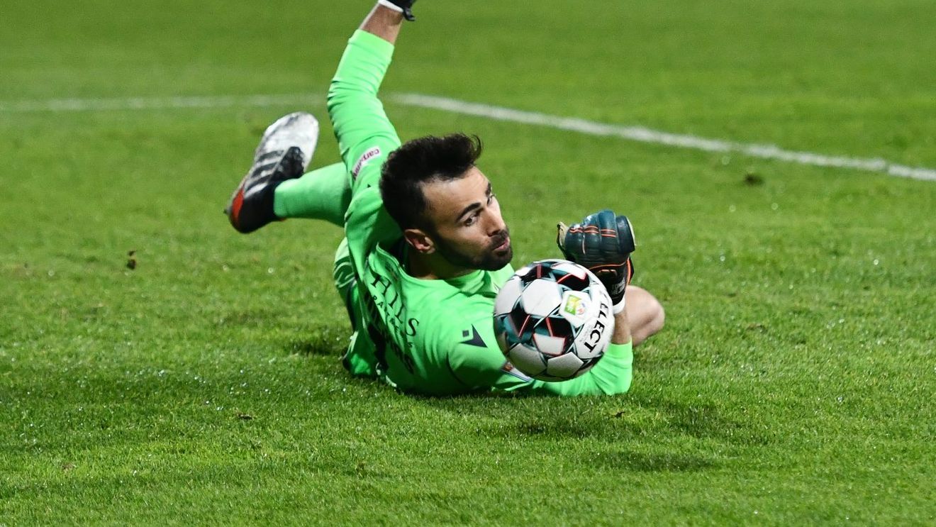 Dinamo, „îngropată” de Tomas Mejias, unul dintre spaniolii aduși să-l înlocuiască pe Cătălin Straton. Golurile care pot aduce finalul aventurii pentru Cosmin Contra | VIDEO