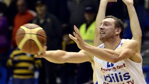 CSU Ploiești - BC Mureș 1-0 în finala Ligii Naționale de baschet masculin. Campionii s-au liniștit abia în ultimul minut 