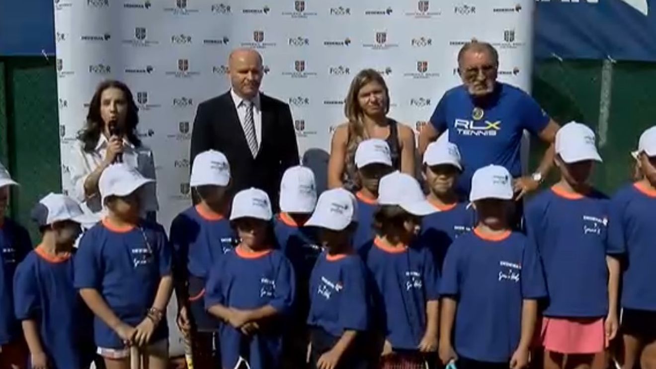 Două terenuri de tenis, inaugurate astăzi în București. Halep, prezentă la eveniment: "Sper ca acești micuți să devină mari campioni în viitor"