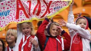 Incredibil** 23.000 de copii au asistat la înfrângerea lui Ajax în rejucarea după incidentele de anul trecut! SUPER VIDEO