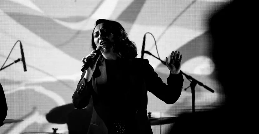 Andra Măruţă însărcinată pentru a treia oară?! A apărut cu burtica la vedere pe scenă