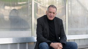 A pierdut o avere de 12.000.000 de euro și acum locuiește într-o casă socială, primită de la stat