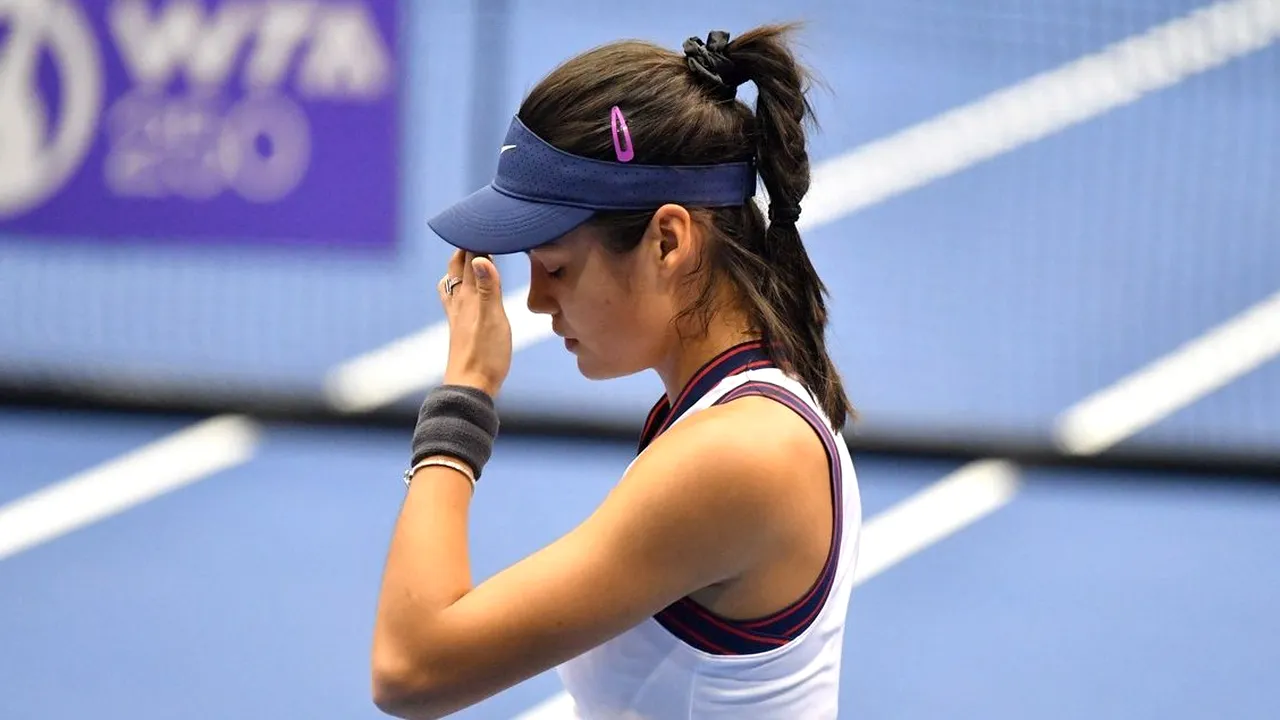 Emma Răducanu a suferit o nouă înfrângere rușinoasă, contra unei adversare din afara Top 100 WTA! Mama sportivei a asistat neputincioasă din tribune, la Linz | VIDEO