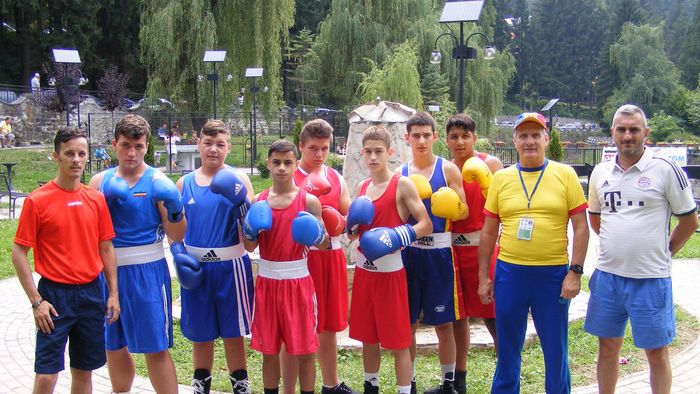 Trupa de șoc. Șapte români luptă azi în semifinalele Campionatului European de cadeți de la Râmnicu Vâlcea. "Sperăm la trei finaliști și cel puțin un aur"