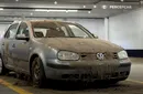 A cumpărat un Volkswagen Golf de la o bătrână, care i-a spus că are numai 3.200 de kilometri. Ce a descoperit la maşina care era nemişcată de 15 ani