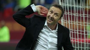 MM Stoica, o nouă ironie în plină pandemie: „Văd mulți protejându-și bărbia cu masca”. Pe cine atacă oficialul lui FCSB