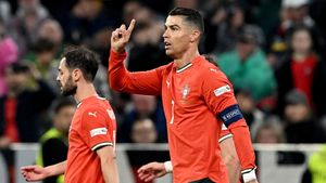 „Chipciu, Chiricheș și Crețu sunt precum Cristiano Ronaldo”. Fostul antrenor de la FCSB a dezvăluit că toți trei vor mai juca sezoane bune în Superliga. EXCLUSIV