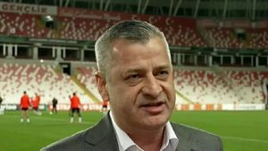 Vedeta lui CFR Cluj a cerut să fie lăsată să plece la rivala din Superliga! Nelu Varga nu a vrut să îi dea drumul, dar fotbalistul a forțat mutarea: „Important e ce a vrut jucătorul!”