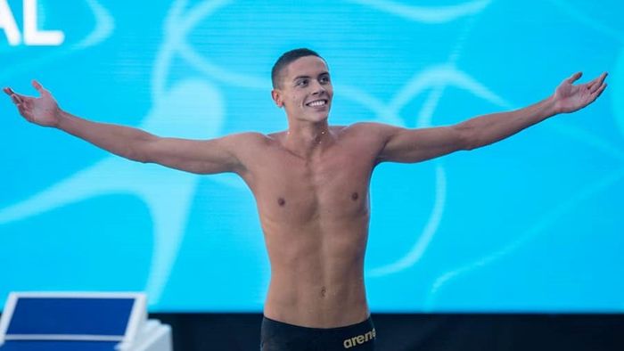 David Popovici, reacție de mare campion după un nou record național: „Învăț de la cei mai buni!” Câte medalii a cucerit în 2022