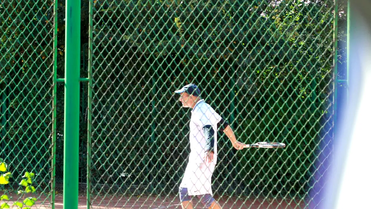 CTP și marea sa pasiune! Jurnalistul, surprins în timpul unui meci de tenis în parc | GALERIE FOTO