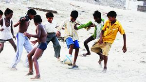 Prietenii mei, "extratereștrii"!** Barcelona și-a deschis școli de fotbal până și în India