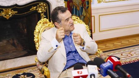 Gigi Becali a plecat în Albania!