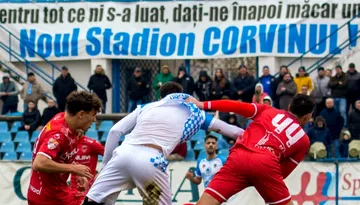 Idee trăznită a unui senator: o vrea pe Corvinul în prima ligă pe un alt stadion din județul Hunedoara. ”S-a ignorat complet această posibilitate.” Primarul din Petroșani l-a pus la punct 