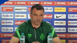 Toni Petrea a anunțat că va discuta cu suporterii lui FCSB după ce aceștia i-au cerut demisia: „Nu e un sentiment plăcut!”