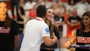 Povestea unui moment emoționant: tata George Buricea, premiat de fiica Sara! „L-am luat în brațe. Mi s-a părut probabil ceva ciudat, lumea nu știa cine suntem noi doi”. EXCLUSIV