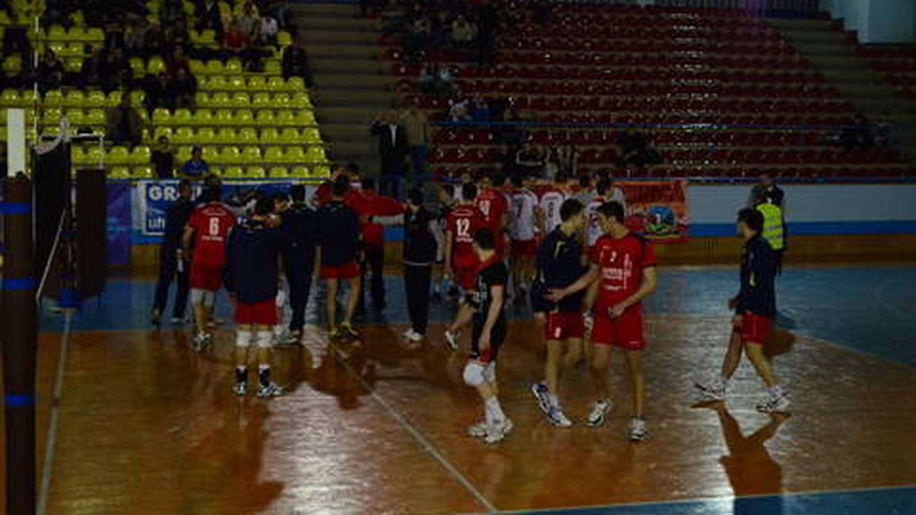 Înjurături și îmbrânceli la partida din play-off** dintre Știința Explorări și Dinamo București