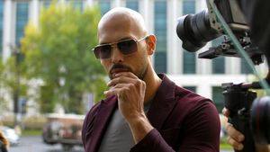 Cum arată noua iubire a lui Andrew Tate, milionarul misogin care a stârnit controverse cu afirmațiile sale scandaloase despre femei!