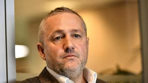 Caz uluitor la Universitatea Craiova! Un fotbalist a cerut să îi fie reziliat contractul: „Vă iau banii degeaba!”. Cum l-a șocat pe Mihai Rotaru