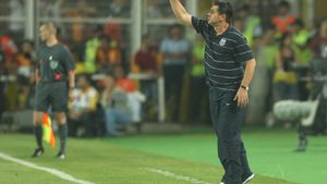 "Lăcătuș se poate întoarce la Steaua!"