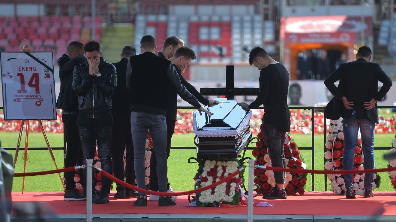 Fotbaliști români, muriți fără grijă! Documente interne care dovedesc nepăsarea șocantă a LPF, la o lună după moartea lui Ekeng: cluburi fără doctori, asigurări lipsă și ambulanțe pe fals