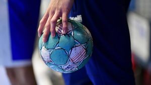 Gol cum vezi o dată în viață! Seară de coșmar în Europa pentru cel mai ghinionist portar. Colegii lui și-au pus mâinile în cap când au văzut ce se întâmplă | VIDEO