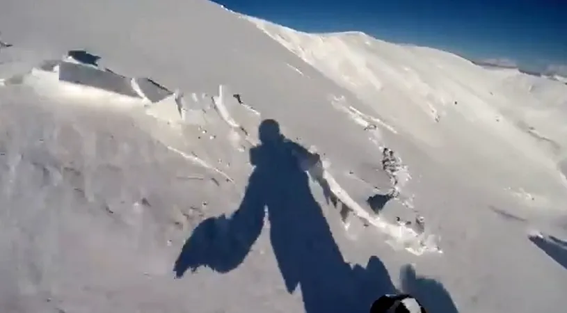VIDEO | Imaginile filmate de un român fac înconjurul lumii. A fost prins de avalanșă pe Muntele Păpușa și a supraviețuit