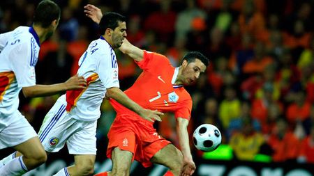 Românii și olandezii se acuză reciproc de eșecul stabilirii țintarului!** Batavii spun că ne răzbunăm pe criterii politice: "Întâi lalelele, acum fotbalul"