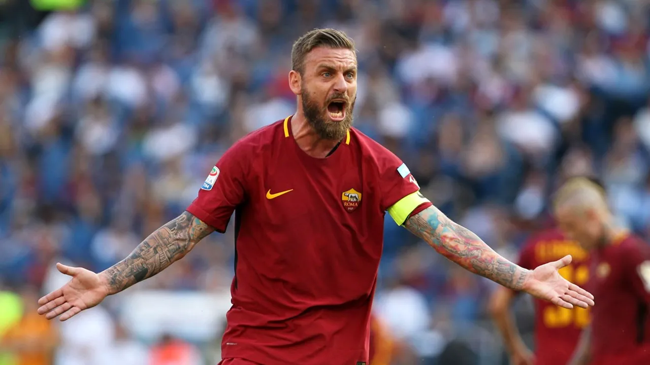 De Rossi, gest urât în timpul meciului Genoa - Roma. Și-a pocnit un adversar și a fost eliminat | VIDEO  