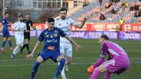 Ce i-a șoptit la ureche Marius Croitoru fotbalistului din Superliga care și-a dat autogol și a luat „roșu” la interval de doar 4 minute
