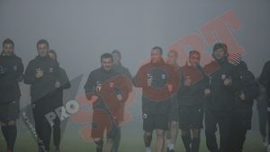 FOTO** Lăcătuș și-a recunoscut cu greu jucătorii la antrenament!