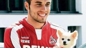 "Țapii" lui Ioniță**, asaltați de angajatele unui salon erotic