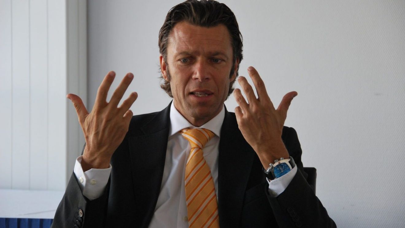 Urs Meier, arbitrul elvețian care i-a refuzat României prezența la EURO 2004, a analizat reacția lui Sebastian Colțescu. „Intenția nu poate fi judecată!”