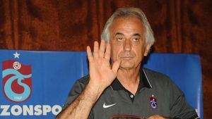 Vahid Halilhodzic, demis de Trabzonspor