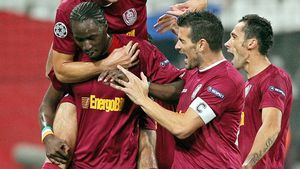 Vezi ce echipă va trimite Cîrțu contra lui Bayern!** Fanii îl cer pe Bastos! Tu pe cine ai alege?