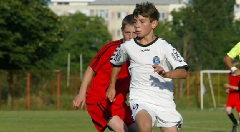 Începe turneul semifinal** de juniori D