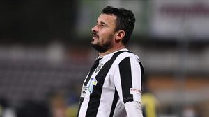 Transferul lui Constantin Budescu la FCSB nu se mai face! Eugen Neagoe anunță: „N-a primit nicio ofertă concretă!” | VIDEO