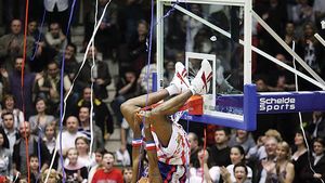 Harlem Globetrotters a fermecat 5.000 de spectatori la Polivalentă