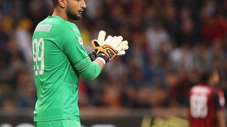 Gafă de trei puncte! VIDEO | Donnarumma a "comis-o" în primul minut de joc și AC Milan a pierdut șansa de a trece peste rivala Inter