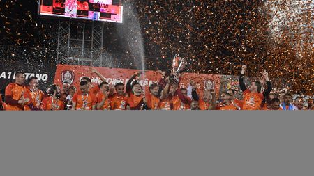 Clujenii anunță hegemonia CFR-ului și "trimit săgeți" spre FCSB: "Noi petrecem, alții dorm că sunt supărați...Îi lăsăm pe ei să joace și poate săptămâna viitoare o să câștige, cât noi suntem în vacanță" 